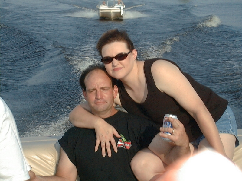 800mike&laura.jpg (359556 bytes)