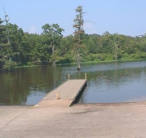 boat launch.jpg (33668 bytes)