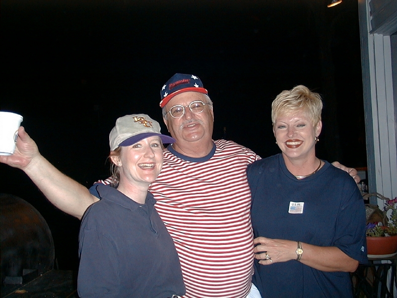 800shows-family.jpg (344116 bytes)