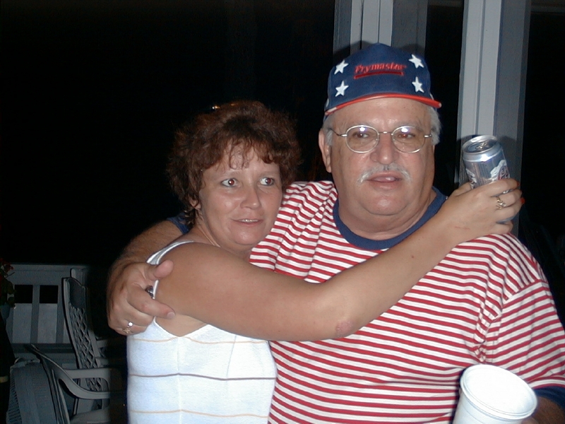 800steve&friend.jpg (341008 bytes)